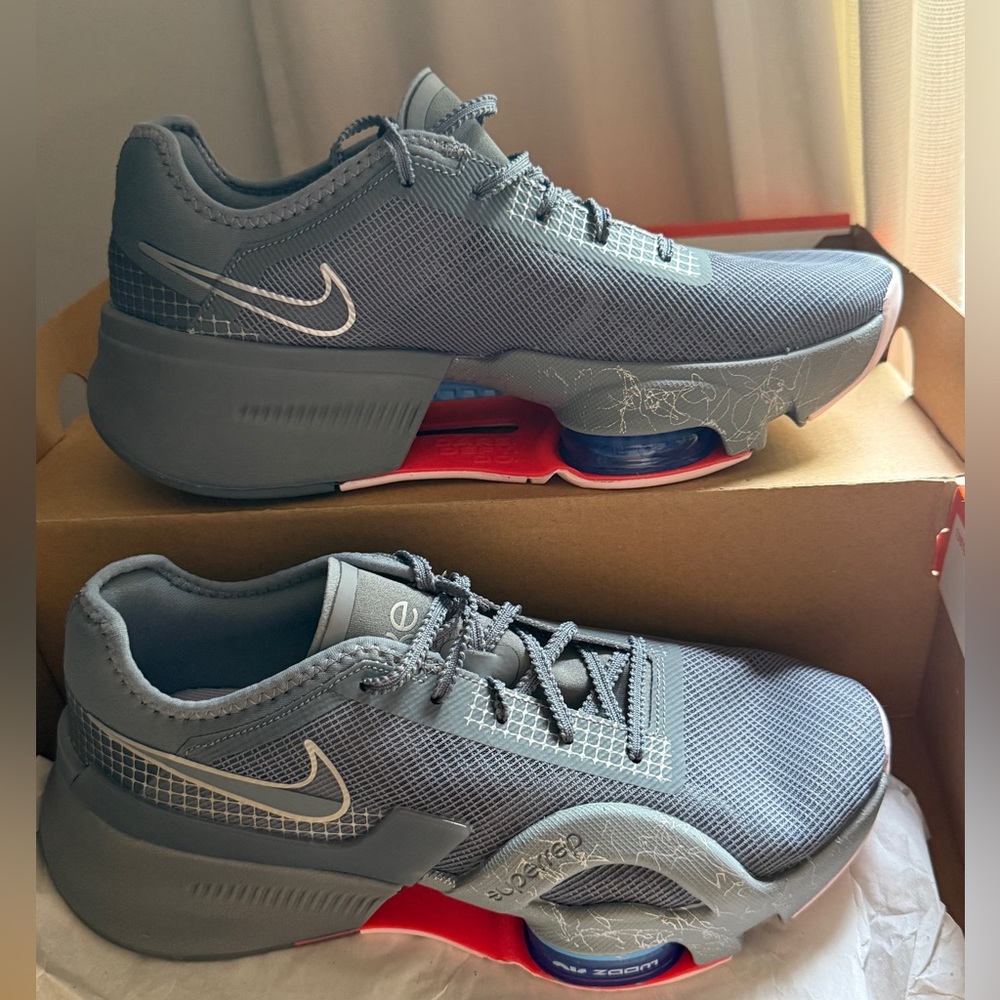 Nike Superrep Gray and Red Running Sneakers size 6.5 M /8-8.5 women